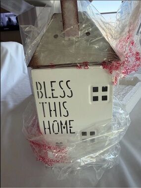Scentsy Bless This Home Warmer. Retired. NIB Farmhouse